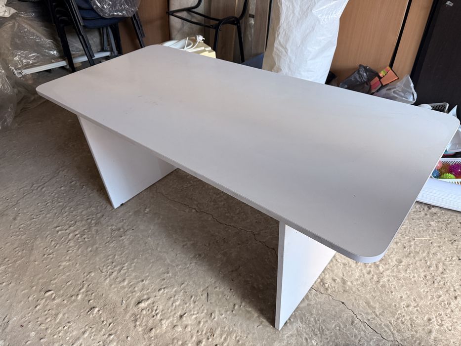 Стол дитячій в доброму стані