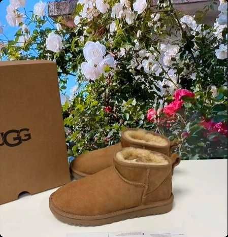 UGG Classic Ultra mini R.40