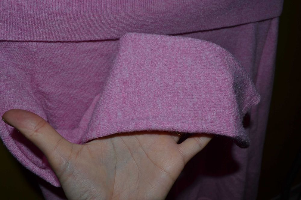 Sweter Primark różowy S 36 zakładany na ramiona