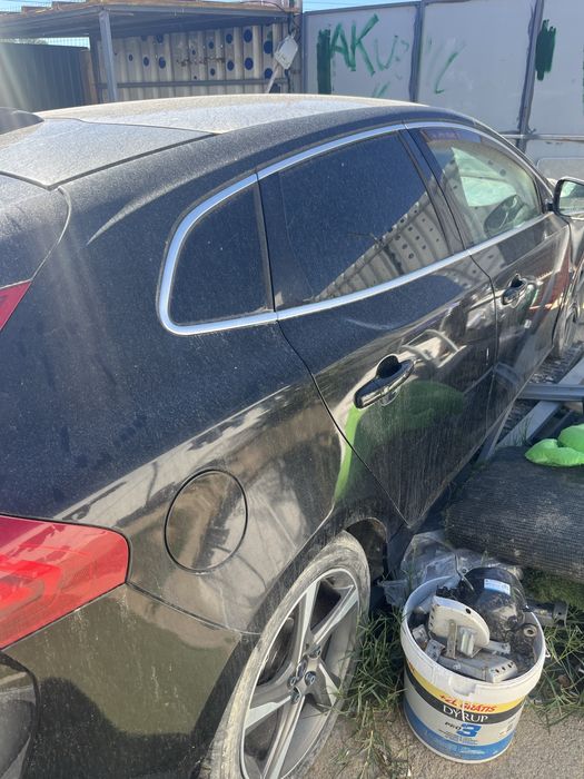 Volvo v40 2013 para pecas completo