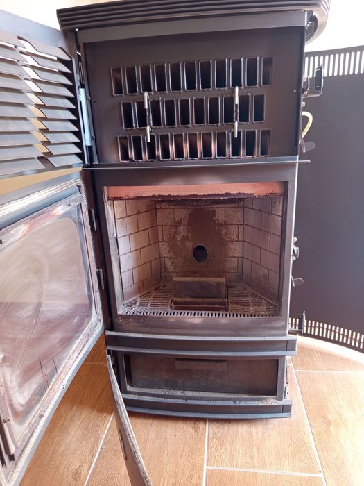 Salamandra pellets Ecoforest turbo aire 20 kw