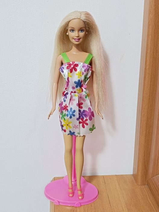 Ubranka dla Barbie - sukienka