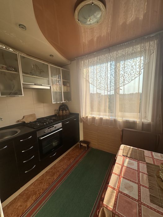 Продам 3-х кімнатну квартиру у м. Лозова