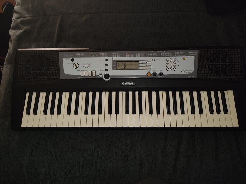 Piano Yamaha PSR′E213