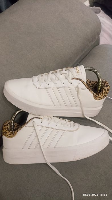 Кросівки Adidas Court Platform