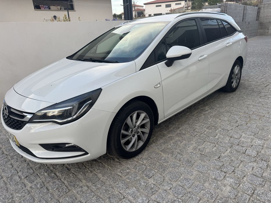 Opel Astra Sports Tourer — fotografia 4
