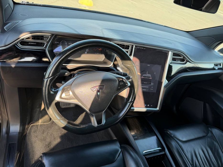 Tesla Model X 2016 VIN 5YJXCAE27GF012115 фото оголошення 13 з 22