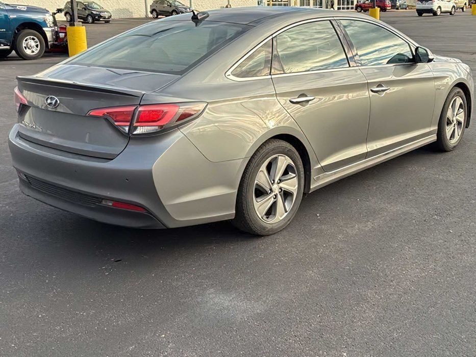 Hyundai Sonata Hybrid Limited      2017