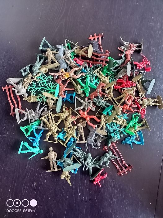 Lote soldados e western