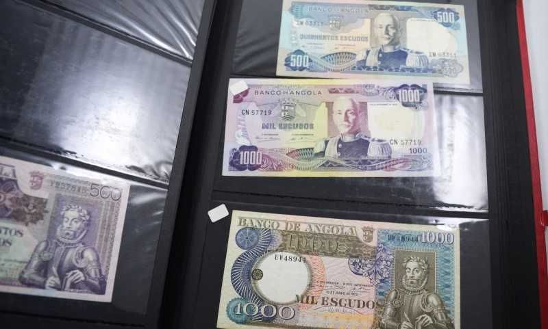 Albúm Arquivador com Notas Diversas
