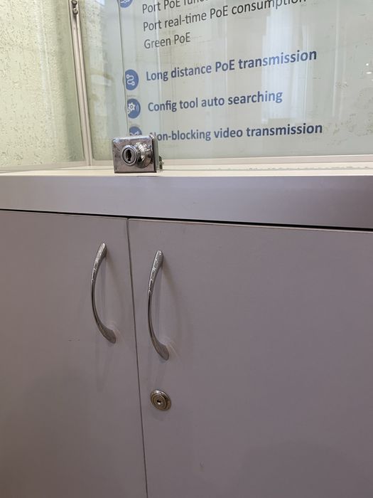 Продам вітрини скляні