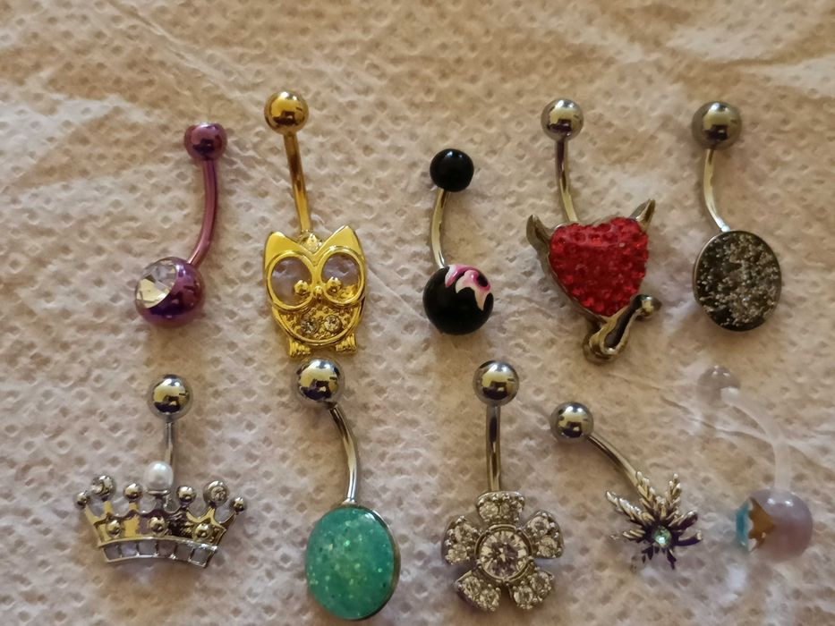 zestaw piercingów do pępka