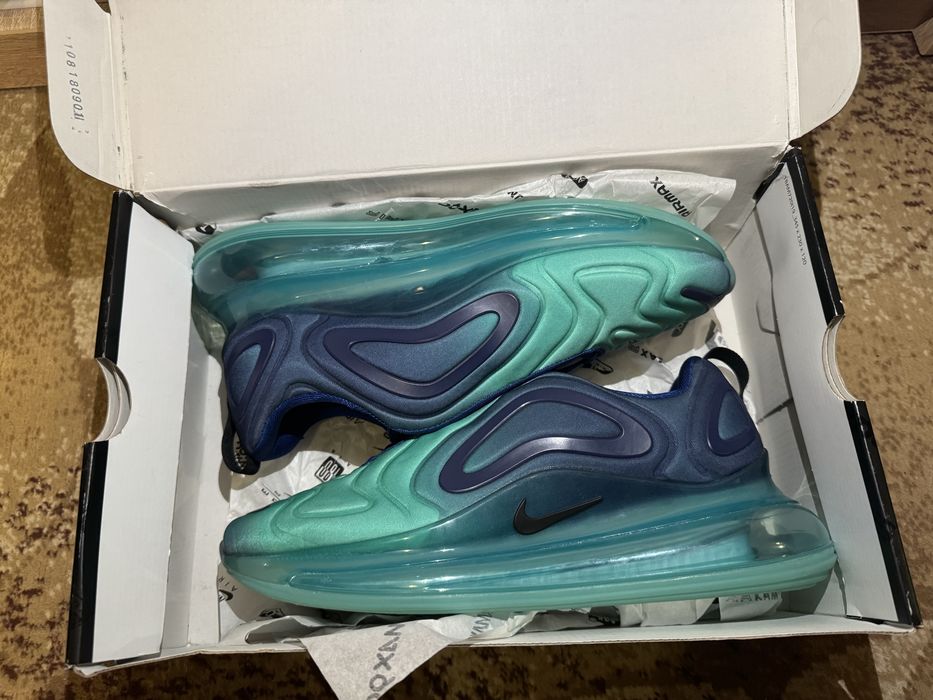 Nike Air Max 720 EU43