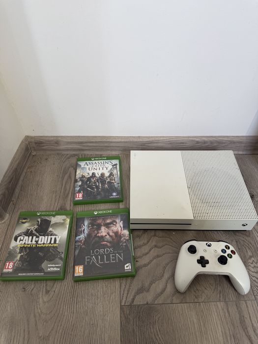 Konsola Xbox One S + Pad + Gry