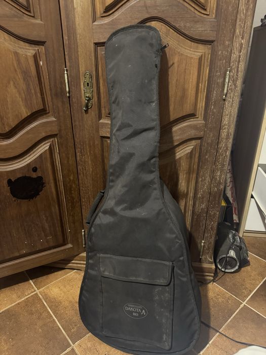 Guitarra yamaha nova