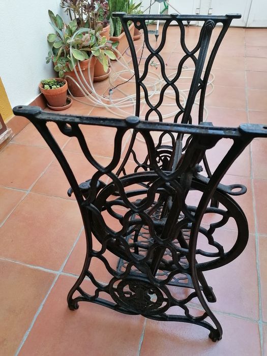Base de máquinas de custura.