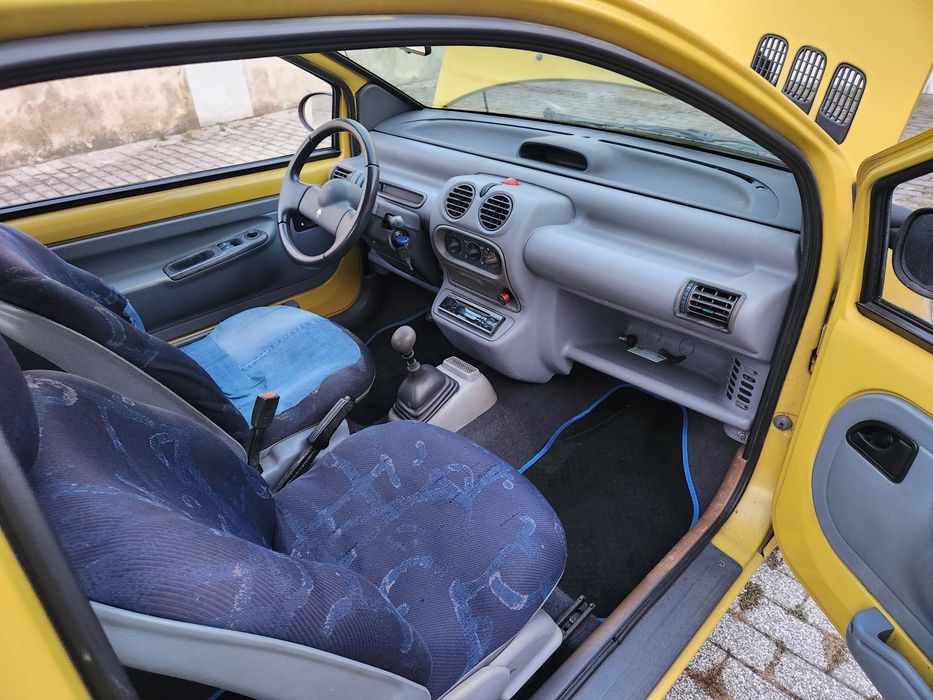 Renault Twingo com teto de abrir de correr