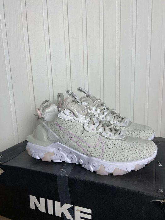 Buty damskie Nike React Vision pudrowe org 37,5
