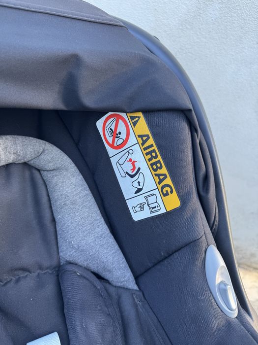 Babycoque Maxi-cosi e carrinho Bebé Confort