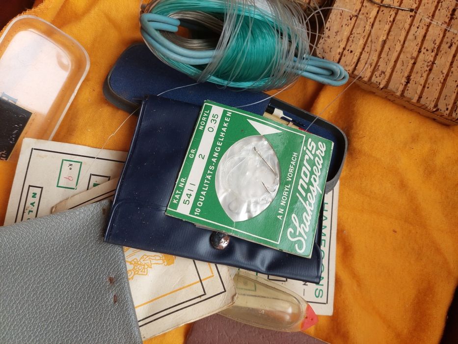 Material de pesca antigo vintage