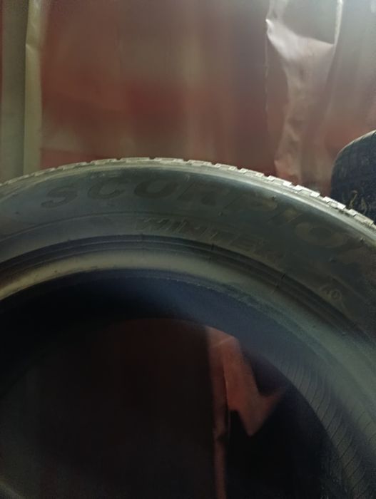 Шини зима Pireli 255/55/19 6mm 4шт.