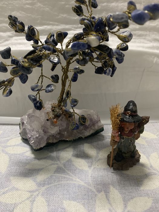 Árvore de pedra Quartz Azul com base Ametista