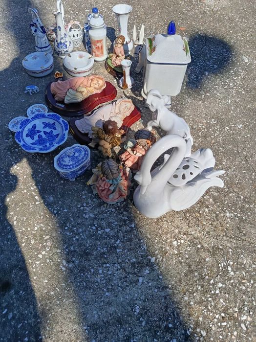 Várias loiças de decoração