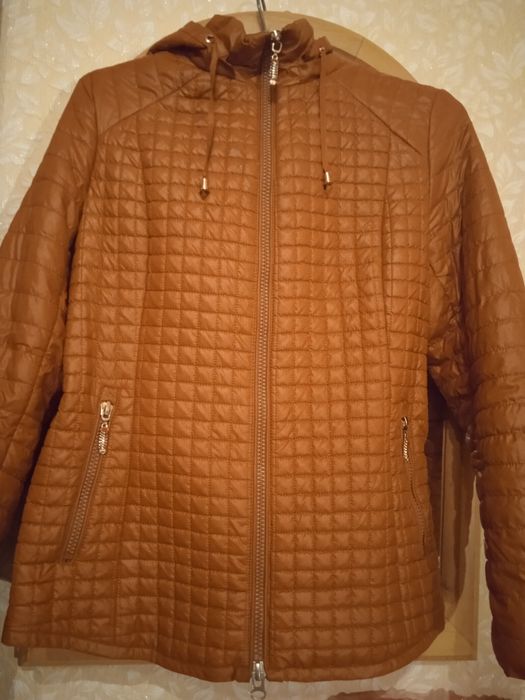 Продам осеннюю курточку