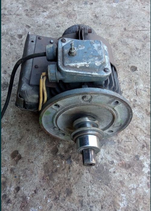 Двигун флянцевий