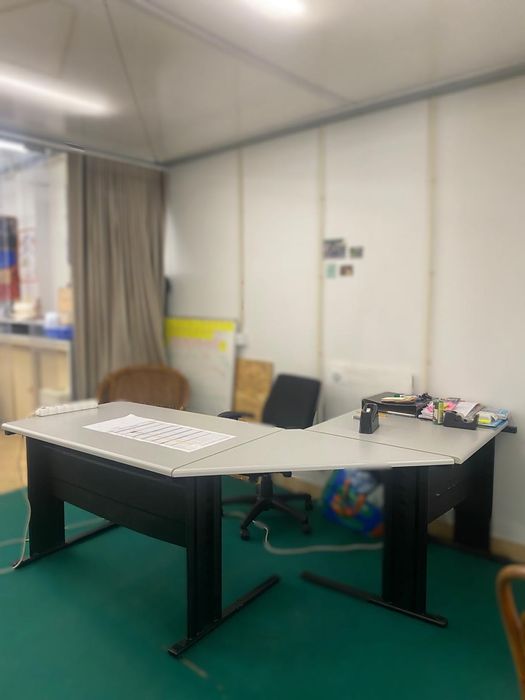 Mesa de escritório- 200x160m  74 altura e  74 largura