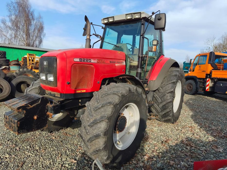 Massey Ferguson 8220  Massey Ferguson 8220