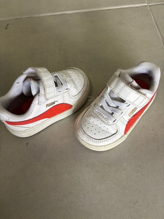 Satatilhas brancas e laranjas tamanho 21