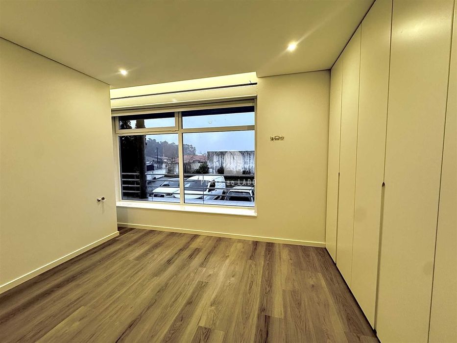 T3 NOVO, duas frentes e entrada particular.