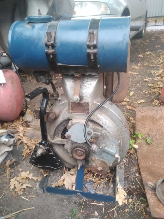 Двигуни на трактор саморобний УД-2,ЗИД,Д300.