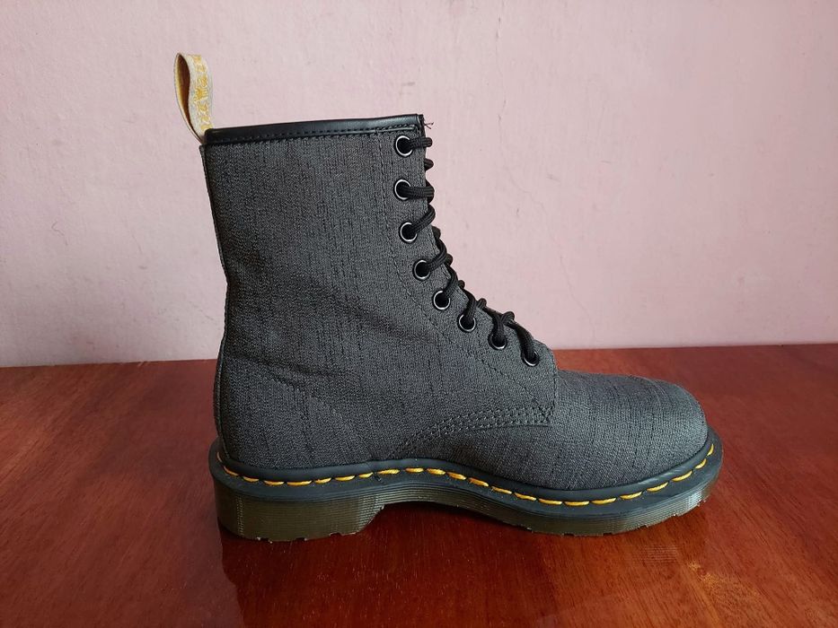 Черевики фірми Dr.martens оригінал

Розмір по бірці:
UK 5 EUR 38 US L