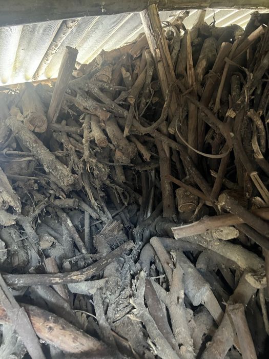 VENDO LENHA SECA ( outros seviços disponiveis)