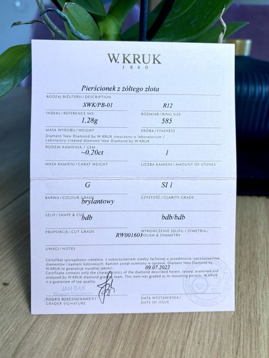 Pierścionek zaręczynowy z brylantem W.KRUK z certyfikatem i pudełkiem