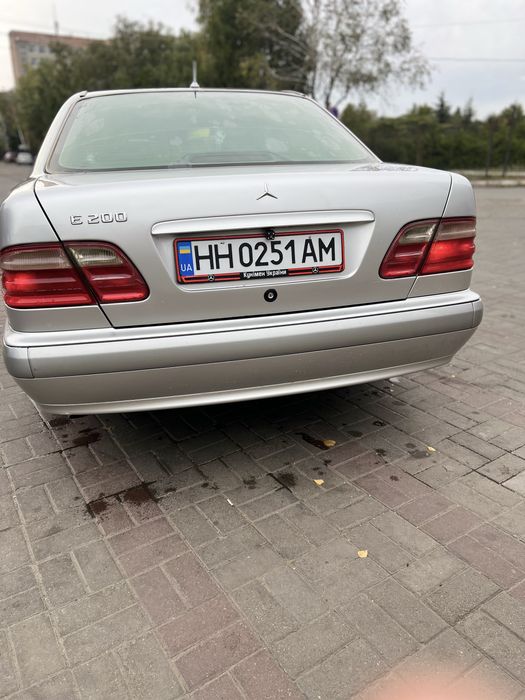 Mercedes-Benz E-Class (W210)