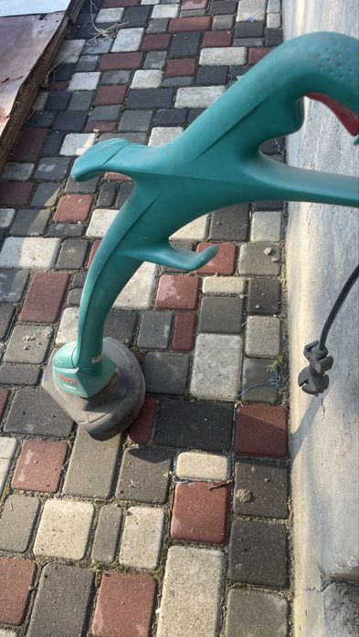 Электро коса BOSCH