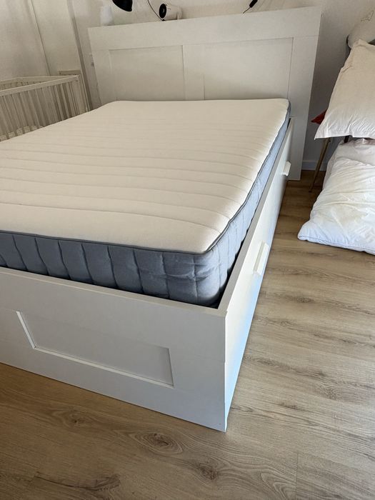 Cama Brimnes + colchao (sem cabeceira)