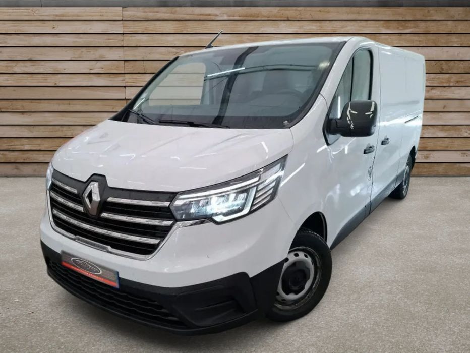 Renault Trafic L2H1 2.0 dCi 130CV - AC- GPS- CarPlay- c/IVA Dedutível