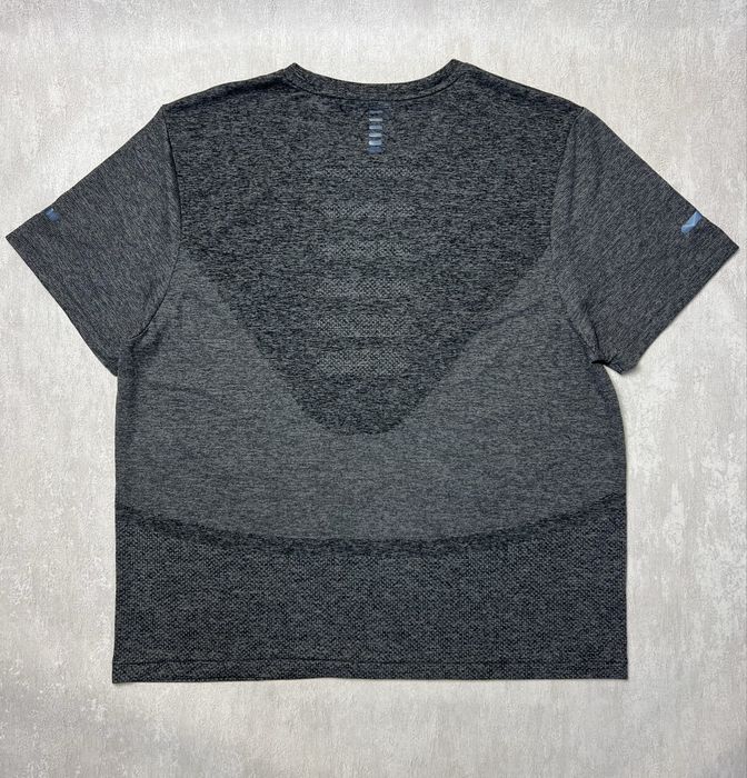 Футболки Under Armour UA SEAMLESS STRIDE SS