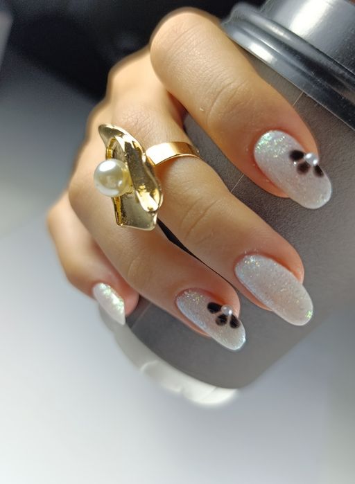 Stylizacja paznokci. Manicure i pedicure. Hybryda, żel