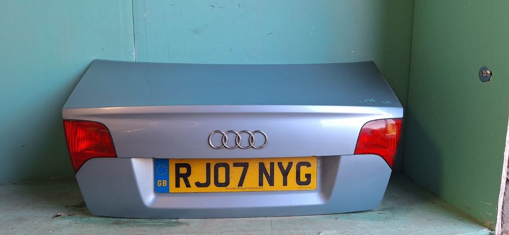 Klapa bagażnika Audi A4 B7 sedan