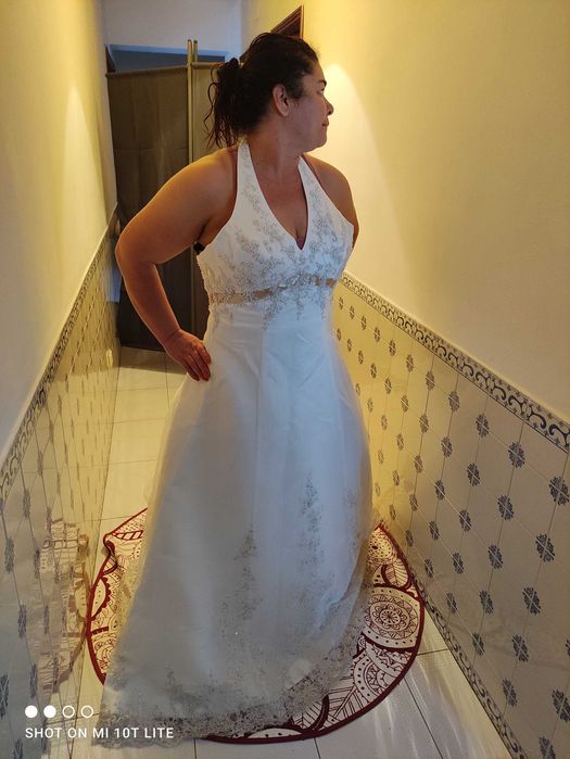 Vendo vestidos de noiva - novos