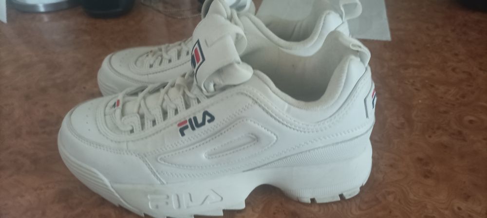 Buty Fila sneakersy r 39