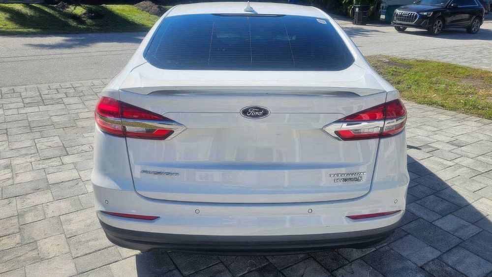 Ford Fusion Hybrid Titanium      2019