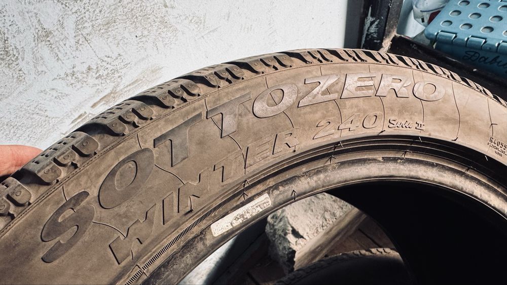 Шини б/у 235/45 r18 Pirelli SottoZeroWinter240 резина зима комплект