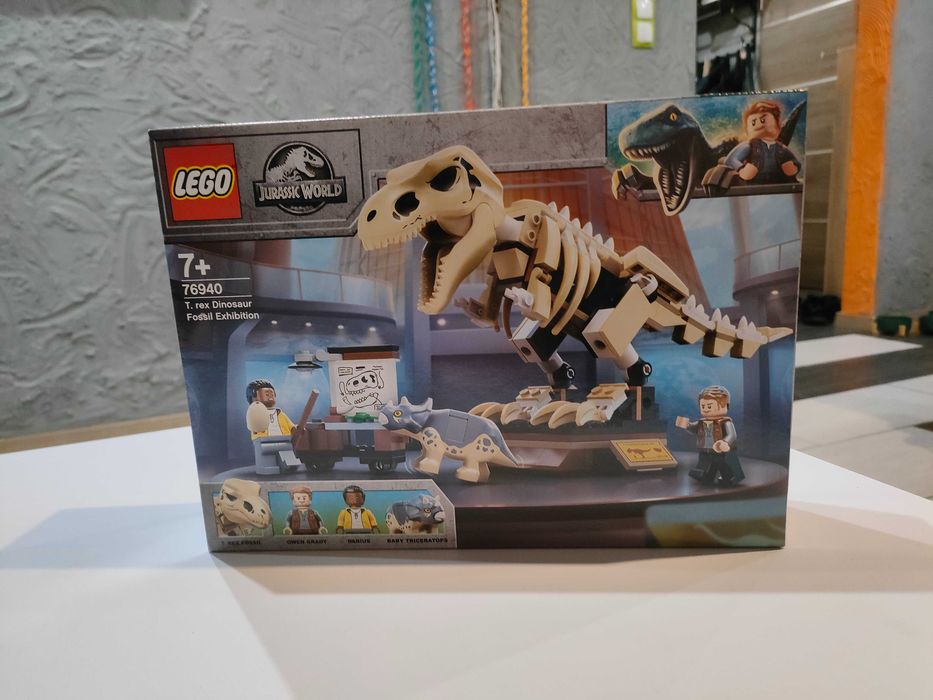 LEGO® 76940 Jurassic World - Wystawa skamieniałości tyranozaura