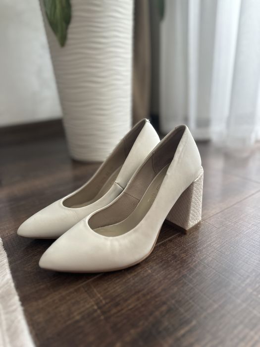 Туфлі білі шкіра